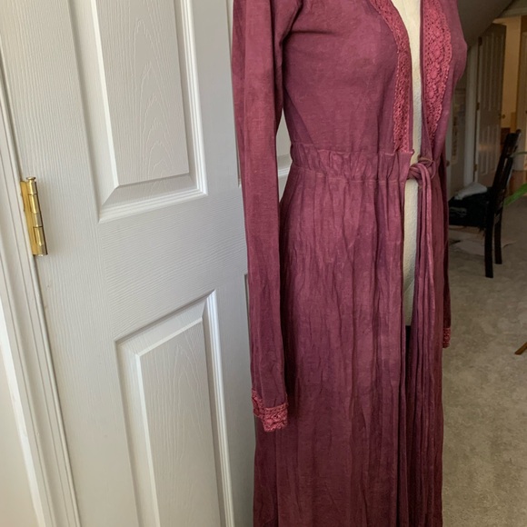 ♥️ Handmade Hemp Robe Elegant Burgundy Crochet Lace Trim made in Oregon OOAK - Picture 3 of 9